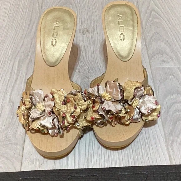 Aldo Sandals - Picture 2 of 4